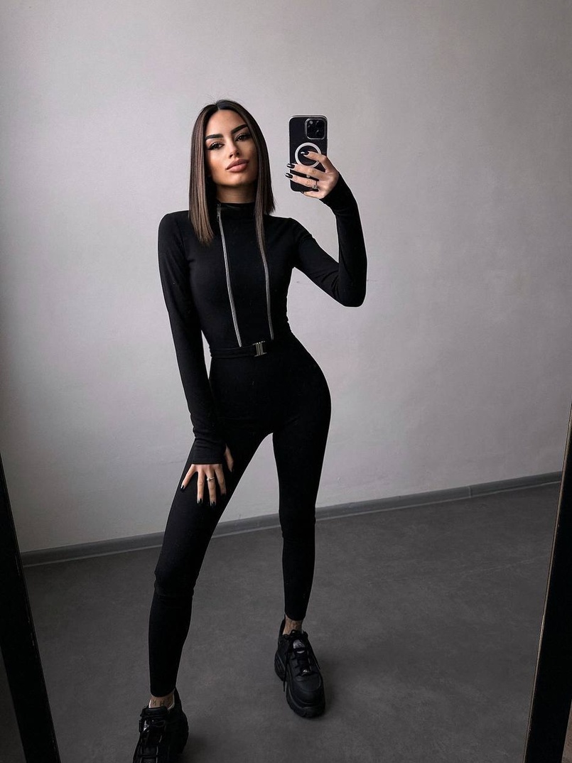 Облягаючий комбінезон з двома змійками та застібкою на талії Облягаючий комбінезон з двома змійками та застібкою на талії | PUSHKA SHOP