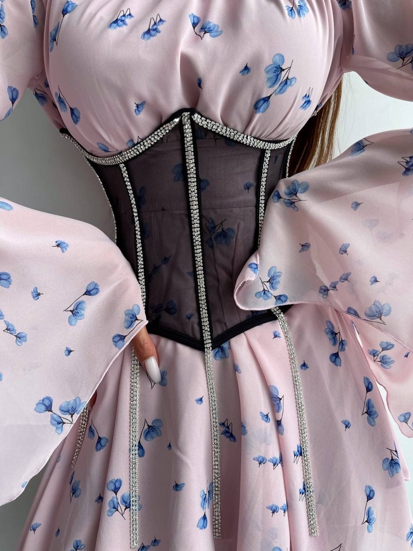 Шифонова сукня на підкладці з розкльошеними рукавами з асиметричною спідницею + корсет декорований стразами  Шифонова сукня на підкладці з розкльошеними рукавами з асиметричною спідницею + корсет декорований стразами  | PUSHKA SHOP