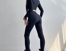 Комплект: топ зі шнурівкою на грудях + легінси Комплект: топ зі шнурівкою на грудях + легінси | PUSHKA SHOP