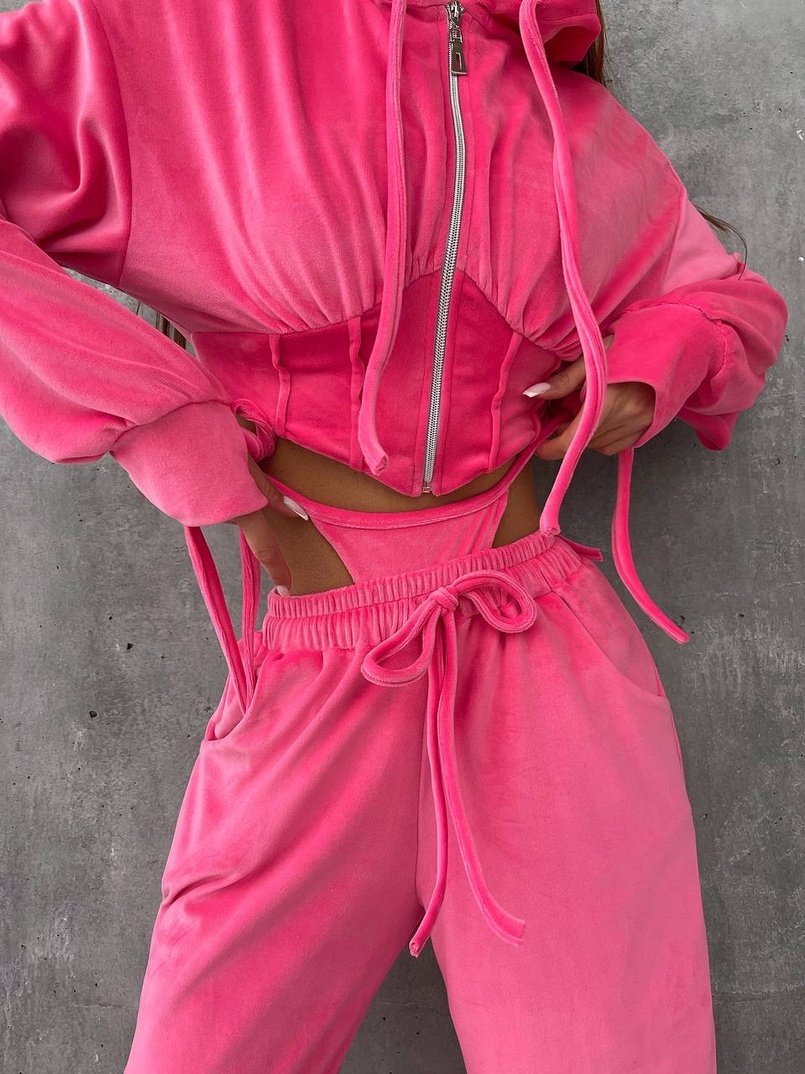 Велюровий комплект: кофта з корсетними елементами + джогери з імітацією трусиків Велюровий комплект: кофта з корсетними елементами + джогери з імітацією трусиків | PUSHKA SHOP