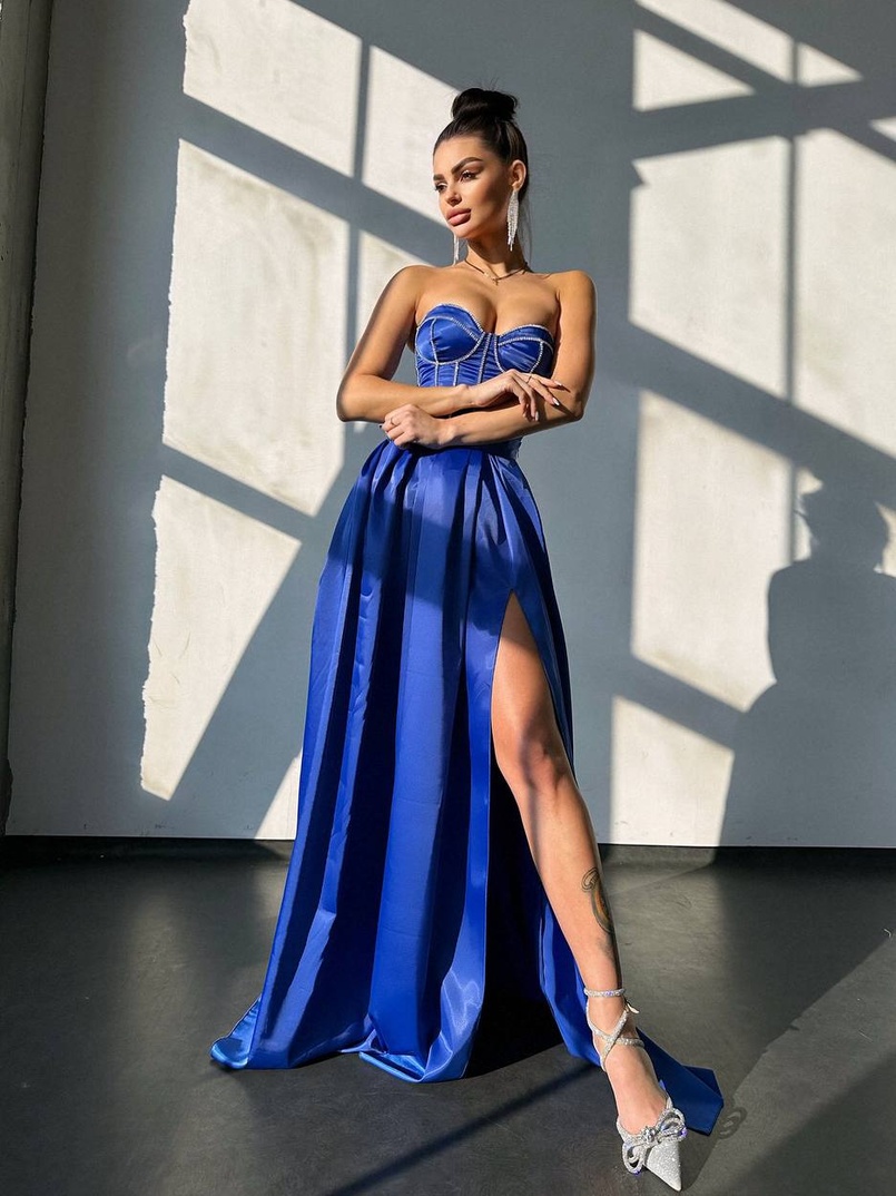 Комплект: корсет-бюстьє , декорований стразами  + спідниця максі з розрізом   Ручна робота  Комплект: корсет-бюстьє , декорований стразами  + спідниця максі з розрізом   Ручна робота  | PUSHKA SHOP