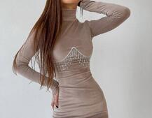 Оксамитова сукня з відкритою спинкою, декорована бахромою зі страз Оксамитова сукня з відкритою спинкою, декорована бахромою зі страз | PUSHKA SHOP