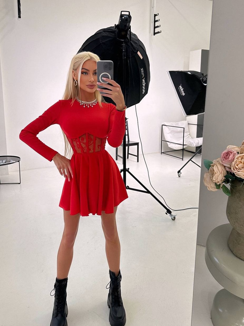 Трикотажна корсетна сукня з мереживом та пишною спідницею  Трикотажна корсетна сукня з мереживом та пишною спідницею  | PUSHKA SHOP