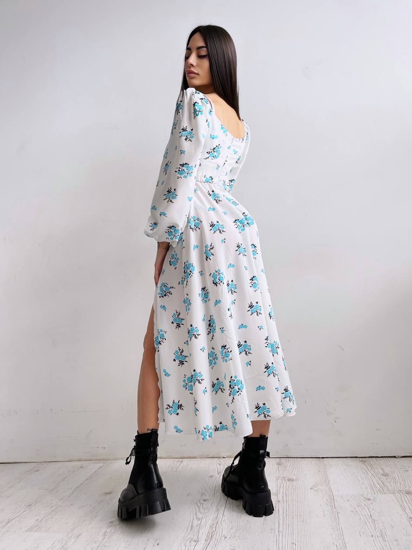 Квіткова сукня-міді з розрізом та об'ємними рукавами Квіткова сукня-міді з розрізом та об'ємними рукавами | PUSHKA SHOP