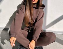 Базовий костюм на флісі з об'ємними капюшоном Базовий костюм на флісі з об'ємними капюшоном | PUSHKA SHOP