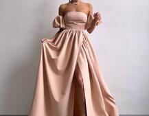 Сукня максі  з розрізом на спідниці та об’ємними рукавами  Сукня максі  з розрізом на спідниці та об’ємними рукавами  | PUSHKA SHOP