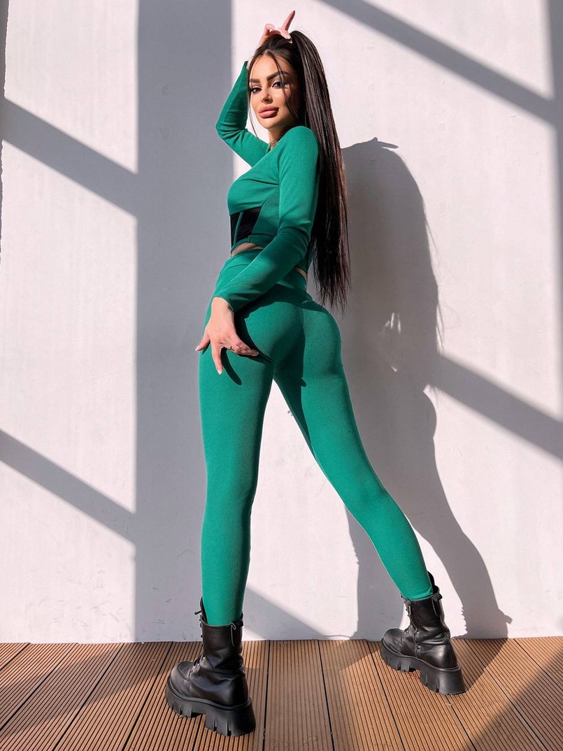 Трикотажний комплект: корсетний топ + легінси Трикотажний комплект: корсетний топ + легінси | PUSHKA SHOP