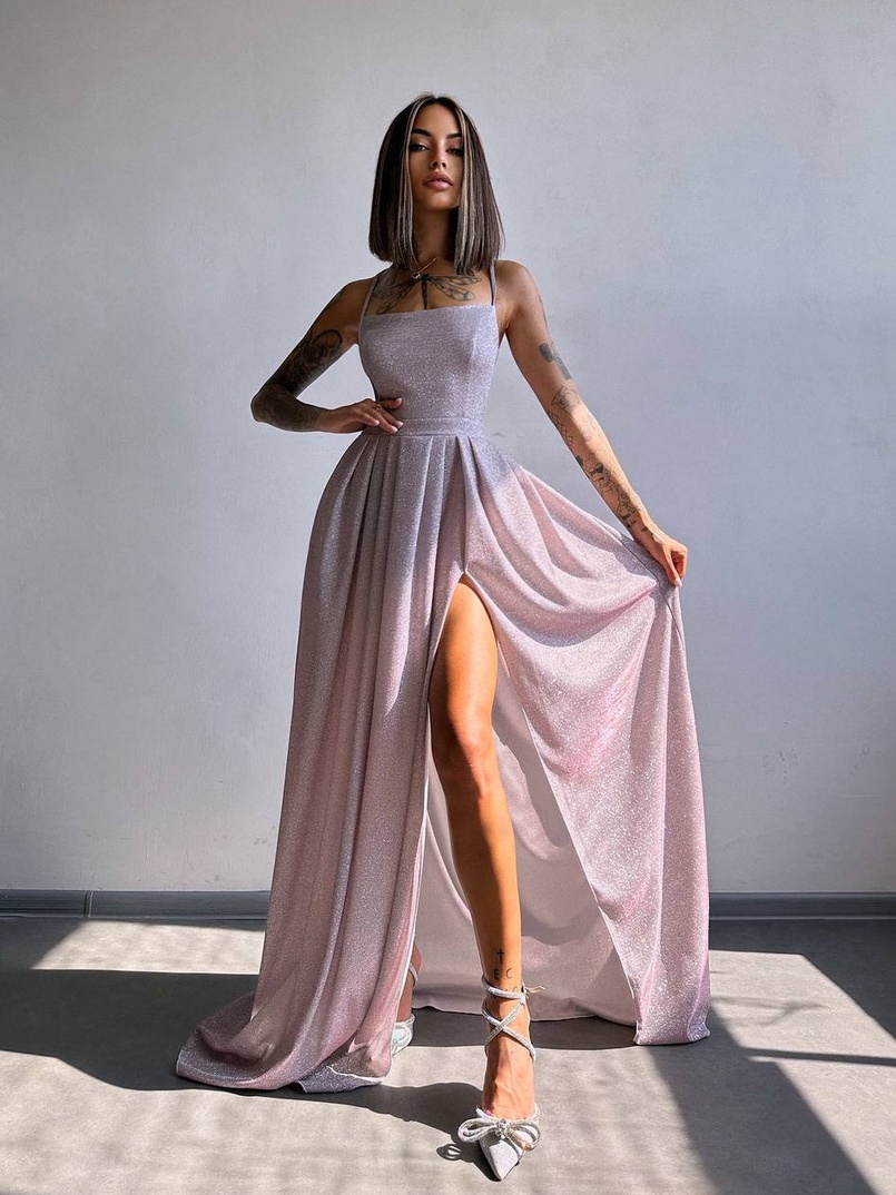 Сяюча сукня максі  зі шнурівкою на спинці Сяюча сукня максі  зі шнурівкою на спинці | PUSHKA SHOP