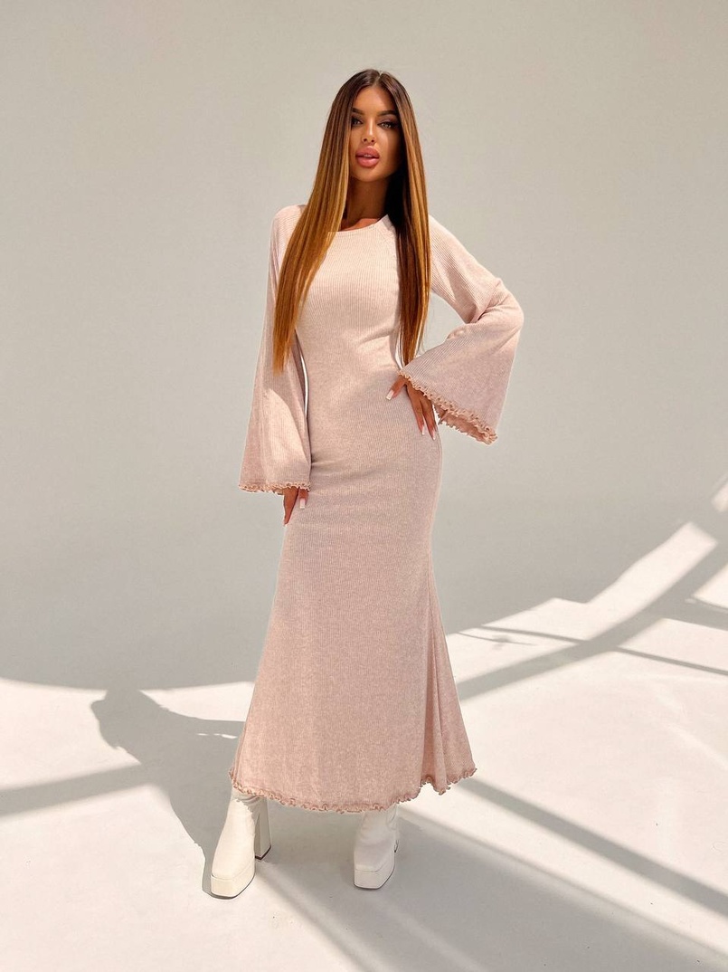 Трикотажна сукня максі з розкльошеними рукавами та відкритою спиною | PUSHKA SHOP