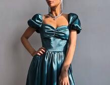 Атласна сукня максі із розрізом на спідниці Атласна сукня максі із розрізом на спідниці | PUSHKA SHOP