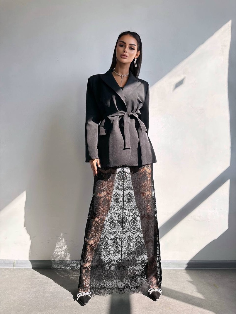 Комплект: піджак + блуза з баской + мереживна спідниця-шорти  Комплект: піджак + блуза з баской + мереживна спідниця-шорти  | PUSHKA SHOP