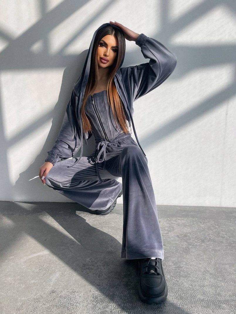 Велюровий комплект трійка: кофта + корсет на блискавці+ штани Велюровий комплект трійка: кофта + корсет на блискавці+ штани | PUSHKA SHOP