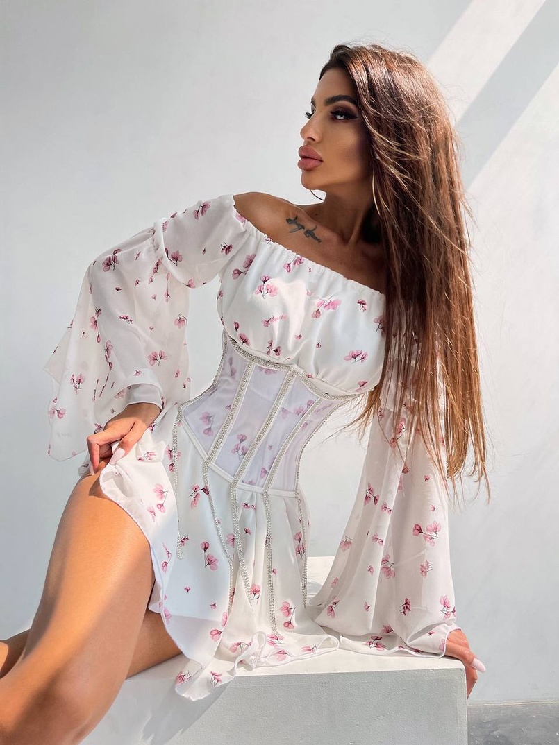 Шифонова сукня на підкладці з розкльошеними рукавами з асиметричною спідницею + корсет декорований стразами  | PUSHKA SHOP