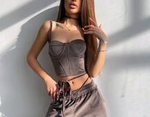 Велюровий комплект трійка: кофта + корсет з чашечками + джогери  Велюровий комплект трійка: кофта + корсет з чашечками + джогери  | PUSHKA SHOP