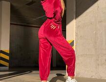 Велюровий комбінезон з елементами корсету Велюровий комбінезон з елементами корсету | PUSHKA SHOP