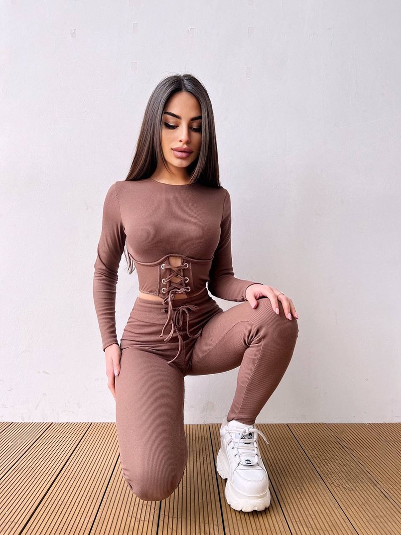 Трикотажний комплект: корсетний топ + легінси Трикотажний комплект: корсетний топ + легінси | PUSHKA SHOP