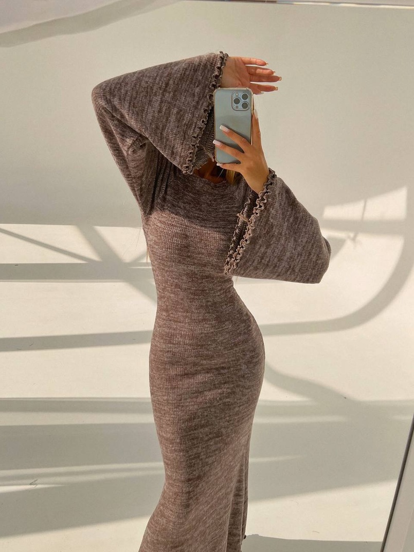 Трикотажна сукня максі з розкльошеними рукавами та відкритою спиною | PUSHKA SHOP