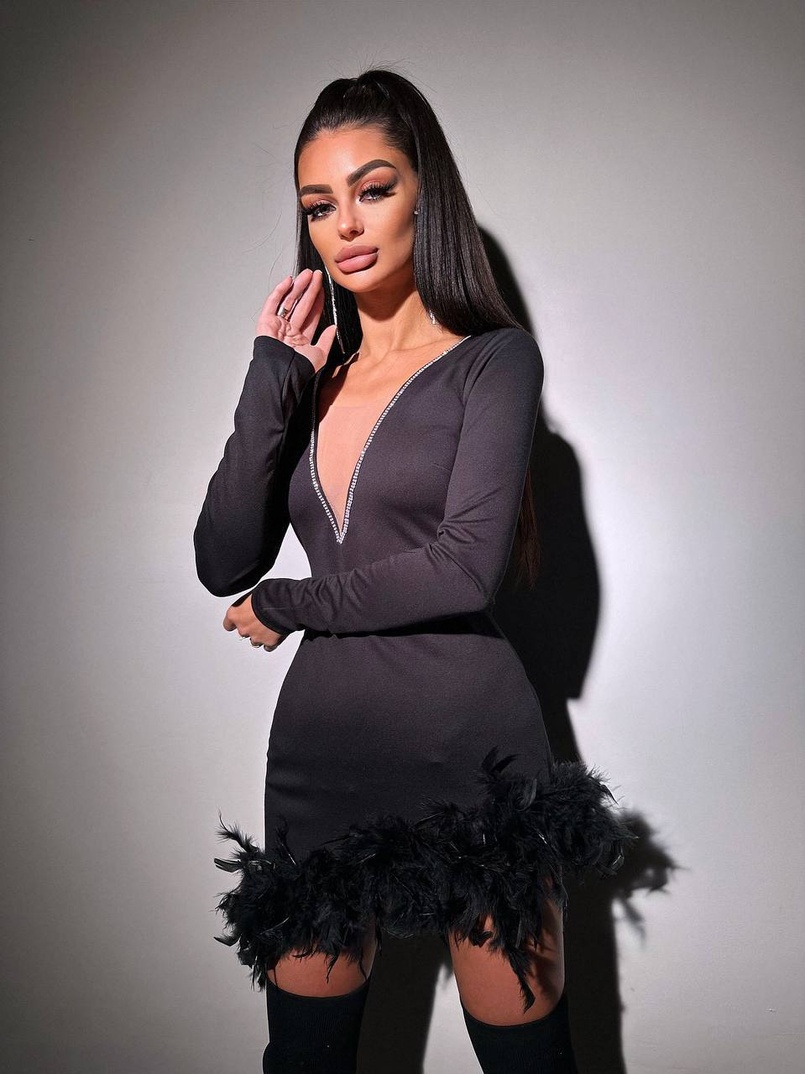 Сукні міні декорована стразами та натуральним пір‘ям Сукні міні декорована стразами та натуральним пір‘ям | PUSHKA SHOP