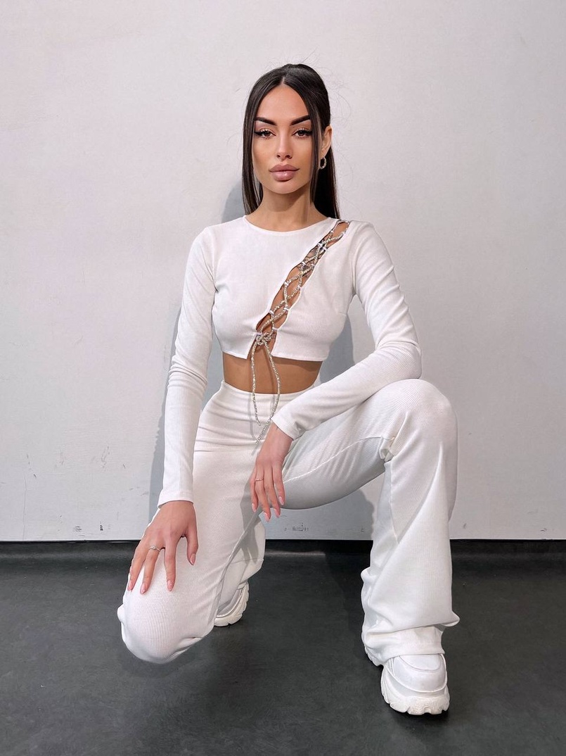 Комплект : штани кльош і топ декорований шнурком зі стразами  Комплект : штани кльош і топ декорований шнурком зі стразами  | PUSHKA SHOP