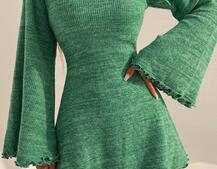 Трикотажна сукня міні з розкльошеними рукавами та відкритою спиною Трикотажна сукня міні з розкльошеними рукавами та відкритою спиною | PUSHKA SHOP