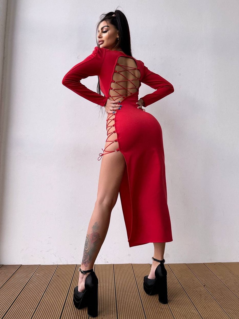 Сукня міді з підплічниками та шнурівкою Розмір вирізу можна регулювати шнурівкою Сукня міді з підплічниками та шнурівкою Розмір вирізу можна регулювати шнурівкою | PUSHKA SHOP