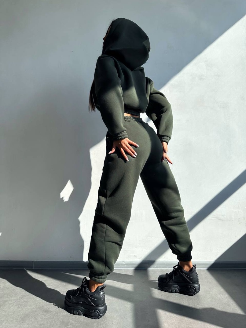 Базовий костюм на флісі з об'ємними капюшоном Базовий костюм на флісі з об'ємними капюшоном | PUSHKA SHOP