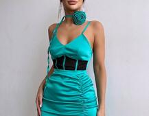 Сукня - міні з драпіруванням та трояндою-чокером Сукня - міні з драпіруванням та трояндою-чокером | PUSHKA SHOP