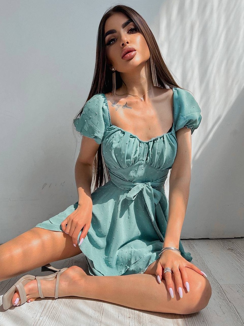 Платье со сборкой на груди и пышной юбкой  Платье со сборкой на груди и пышной юбкой  | PUSHKA SHOP