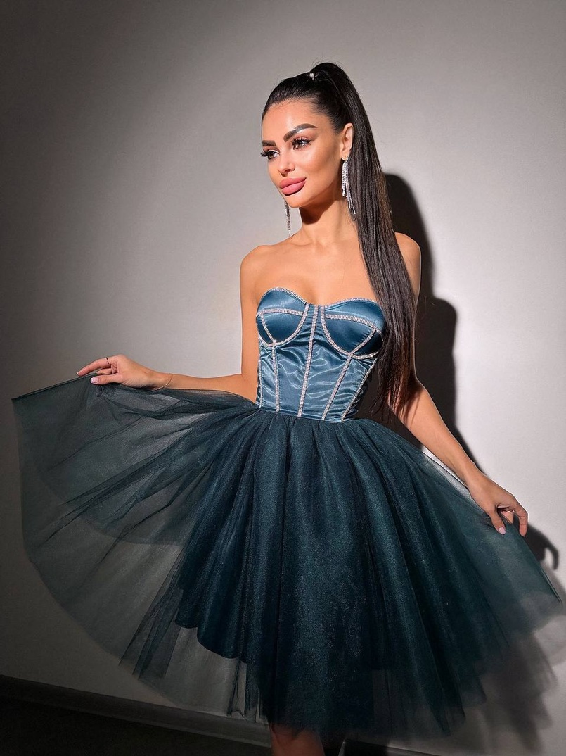 Комплект: корсет, декорований стразами  +  пишна фатинова спідниця Комплект: корсет, декорований стразами  +  пишна фатинова спідниця | PUSHKA SHOP