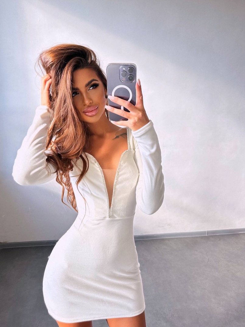 Оксамитова сукня міні, декорована стразами     Ручна робота  Оксамитова сукня міні, декорована стразами     Ручна робота  | PUSHKA SHOP