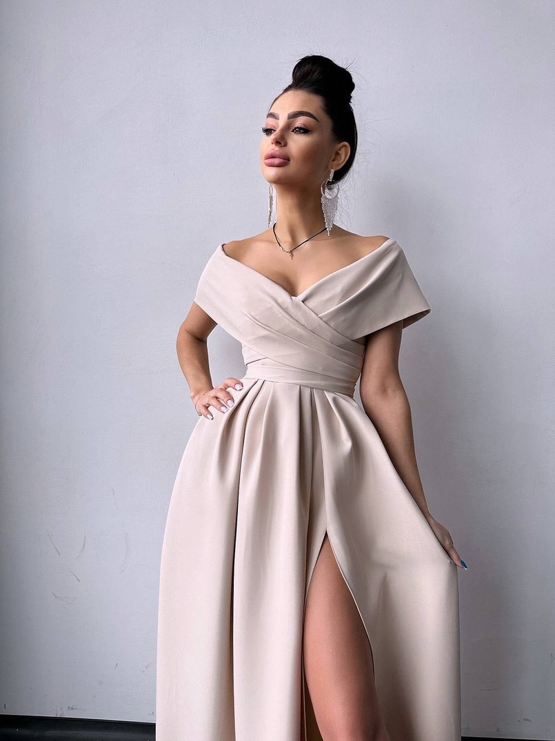 Сукня максі  з відкритими плечима та розрізом на спідниці | PUSHKA SHOP