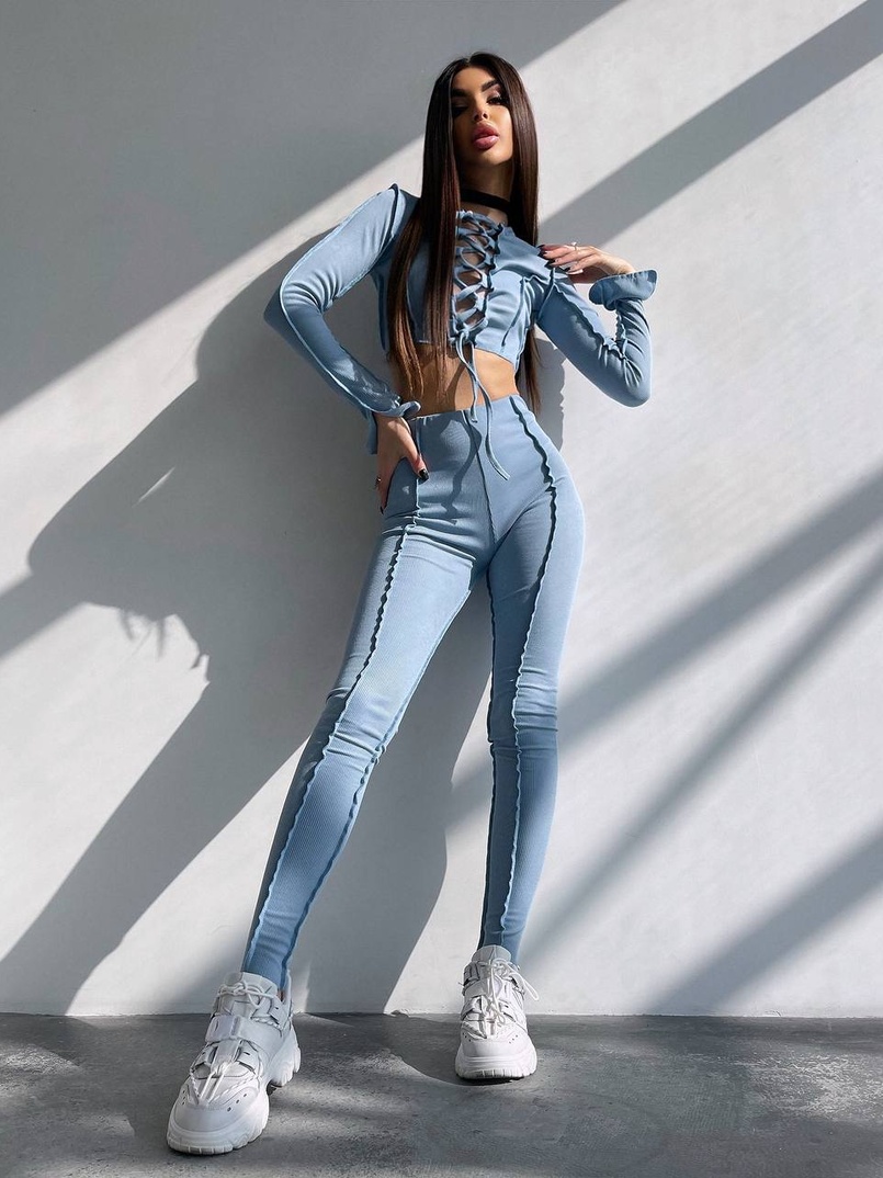 Комплект: топ зі шнурівкою на грудях + легінси Комплект: топ зі шнурівкою на грудях + легінси | PUSHKA SHOP