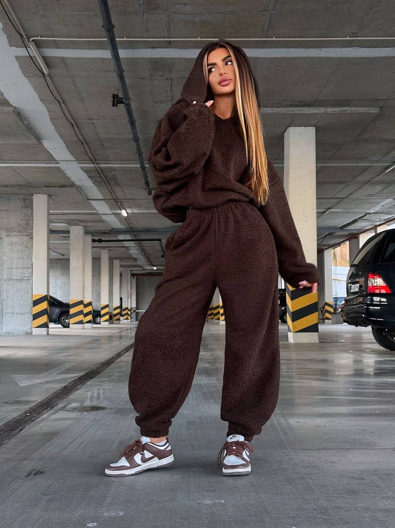 Теплий та мʼякий комплект: Обʼємний худі з капюшоном та штани з манжетами  Дуже приємний до тіла Теплий та мʼякий комплект: Обʼємний худі з капюшоном та штани з манжетами  Дуже приємний до тіла | PUSHKA SHOP