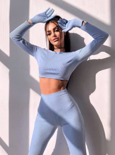 Комплект: штани кльош + топ з рукавичками та прорізами для рук Комплект: штани кльош + топ з рукавичками та прорізами для рук | PUSHKA SHOP