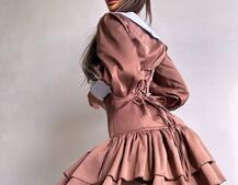 Котонова сукня з рюшами на гудзиках зі шнурівкою на спинці Котонова сукня з рюшами на гудзиках зі шнурівкою на спинці | PUSHKA SHOP