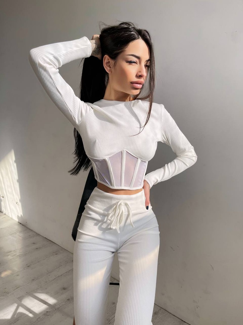 Трикотажний комплект: корсетний топ + легінси Трикотажний комплект: корсетний топ + легінси | PUSHKA SHOP