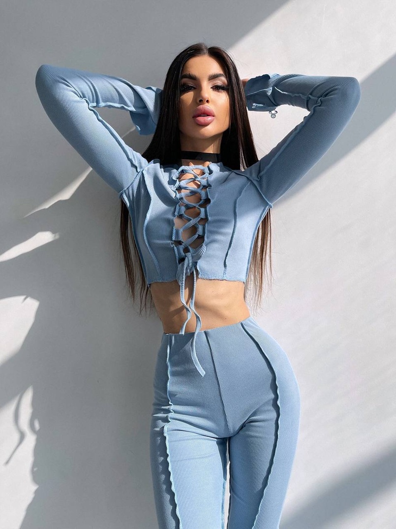 Комплект: топ зі шнурівкою на грудях + легінси Комплект: топ зі шнурівкою на грудях + легінси | PUSHKA SHOP