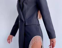 Приталена сукня-піджак, декорована бахромою зі страз Приталена сукня-піджак, декорована бахромою зі страз | PUSHKA SHOP