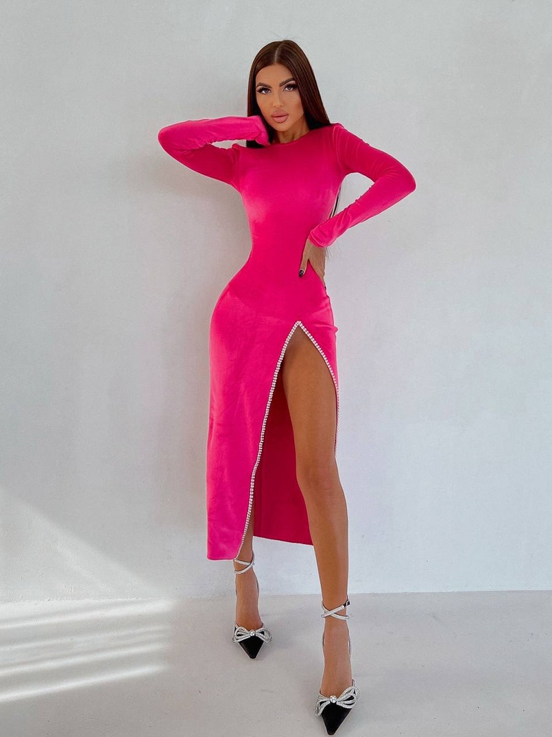 Оксамитова сукня з розрізом, декорована стразами. Прикраса пришита! Оксамитова сукня з розрізом, декорована стразами. Прикраса пришита! | PUSHKA SHOP