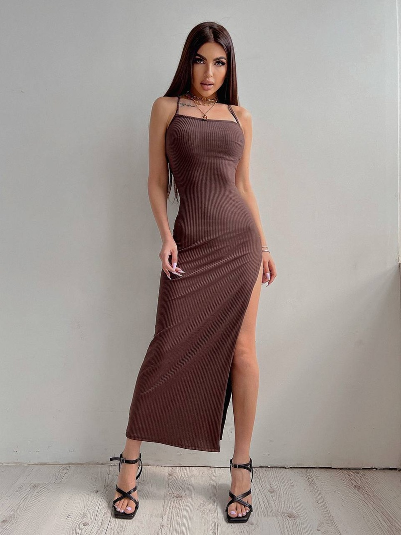 Трикотажное платье со шнуровкой на спинке и вырезом на ножке  Трикотажное платье со шнуровкой на спинке и вырезом на ножке  | PUSHKA SHOP