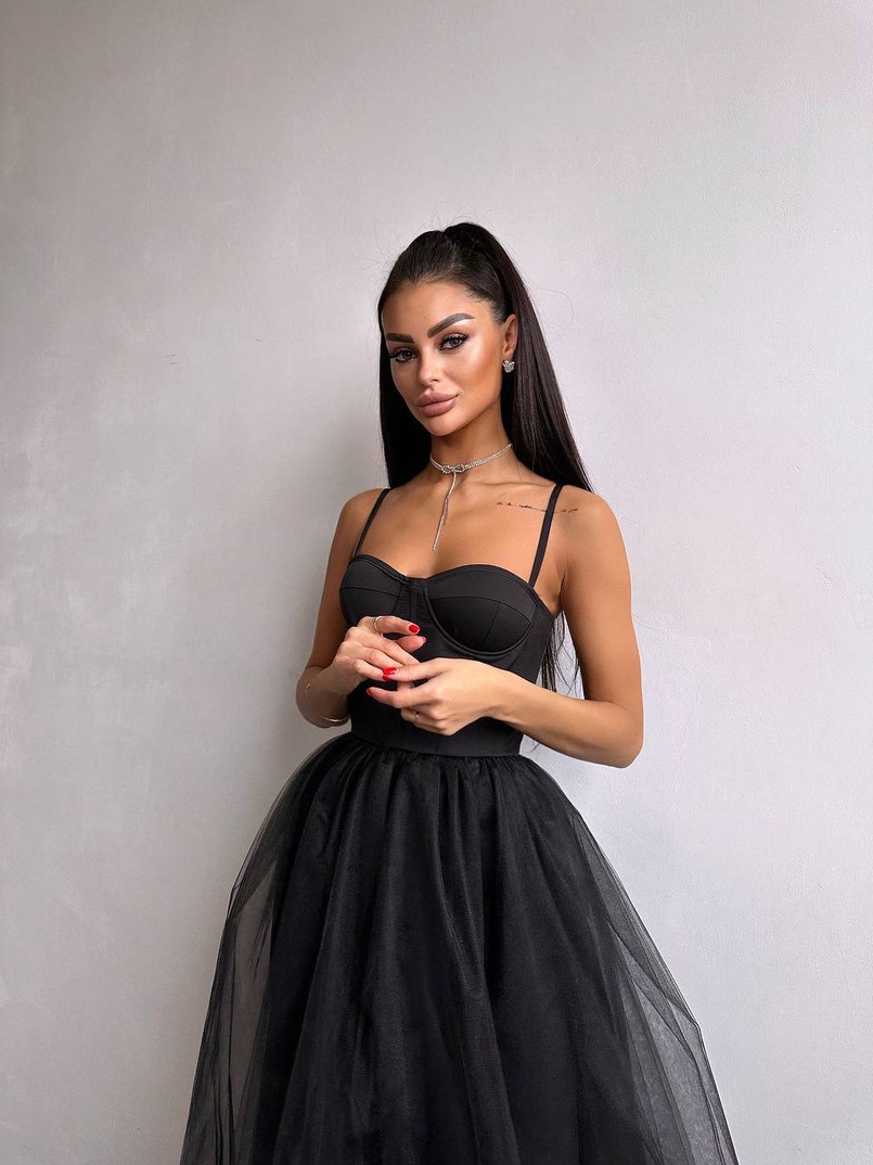 Сукня міді із чашечками з пишною спідницею Сукня міді із чашечками з пишною спідницею | PUSHKA SHOP