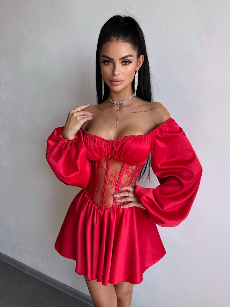 Атласна сукня з обʼємними рукавами та мереживом Атласна сукня з обʼємними рукавами та мереживом | PUSHKA SHOP