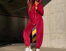 Велюровий комбінезон з елементами корсету Велюровий комбінезон з елементами корсету | PUSHKA SHOP