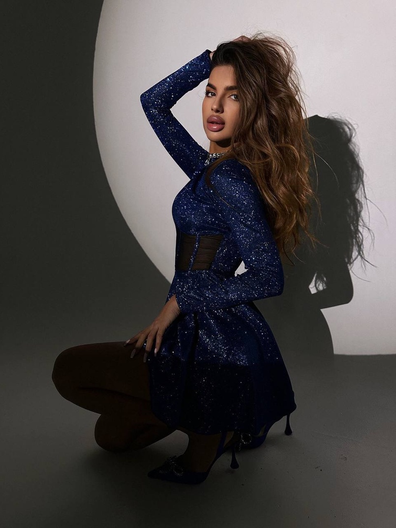 Блискуча корсетна сукня з пишною спідницею Блискуча корсетна сукня з пишною спідницею | PUSHKA SHOP