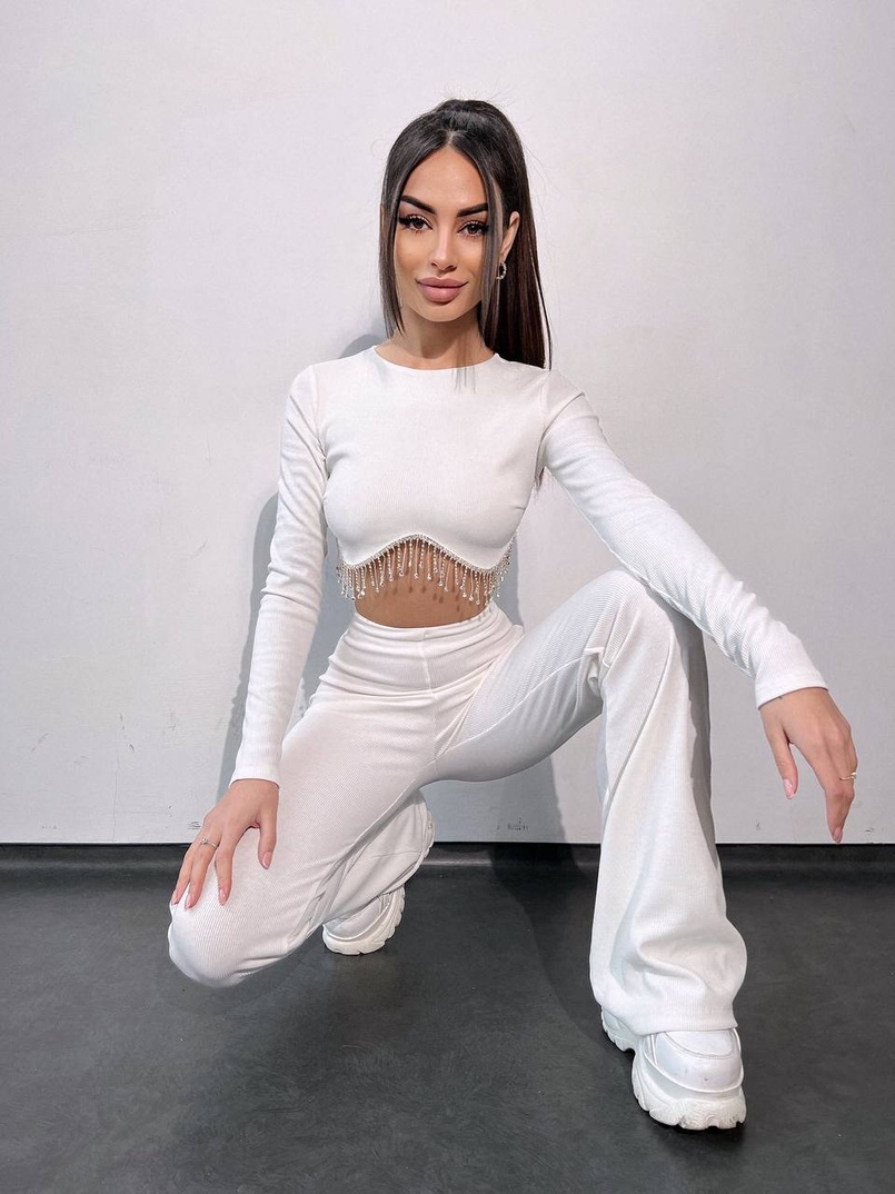 Комплект : штани кльош і топ , декорований бахромою зі страз Ручна робота Комплект : штани кльош і топ , декорований бахромою зі страз Ручна робота | PUSHKA SHOP