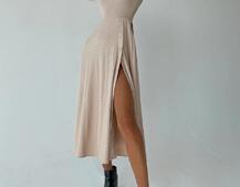 Трикотажное платье миди с разрезом | PUSHKA SHOP