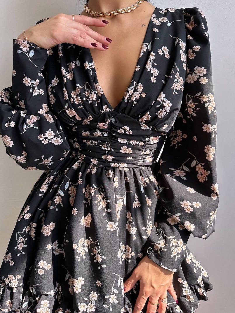 Сукня міні з пишною спідницею та драпіруванням на талії Сукня міні з пишною спідницею та драпіруванням на талії | PUSHKA SHOP