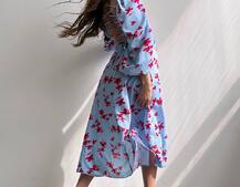 Сукня -міді зі шнурівкою на спинці та розрізом на ніжці Сукня -міді зі шнурівкою на спинці та розрізом на ніжці | PUSHKA SHOP