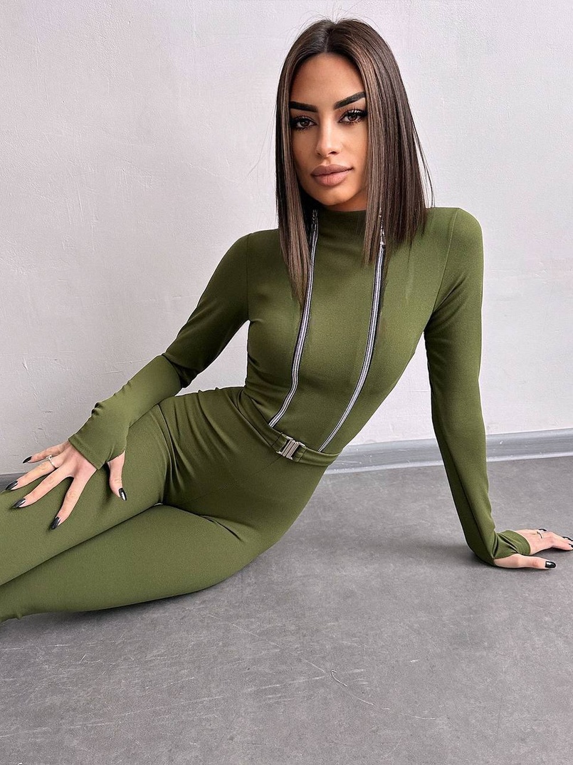 Облягаючий комбінезон з двома змійками та застібкою на талії Облягаючий комбінезон з двома змійками та застібкою на талії | PUSHKA SHOP