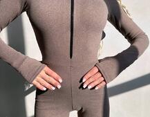 Трикотажний комбінезон з відкритою спиною  Трикотажний комбінезон з відкритою спиною  | PUSHKA SHOP